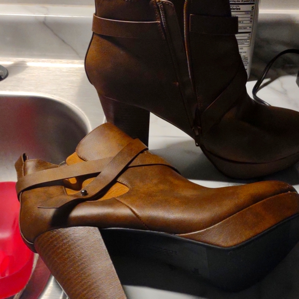 Dominique Nicole leather boots